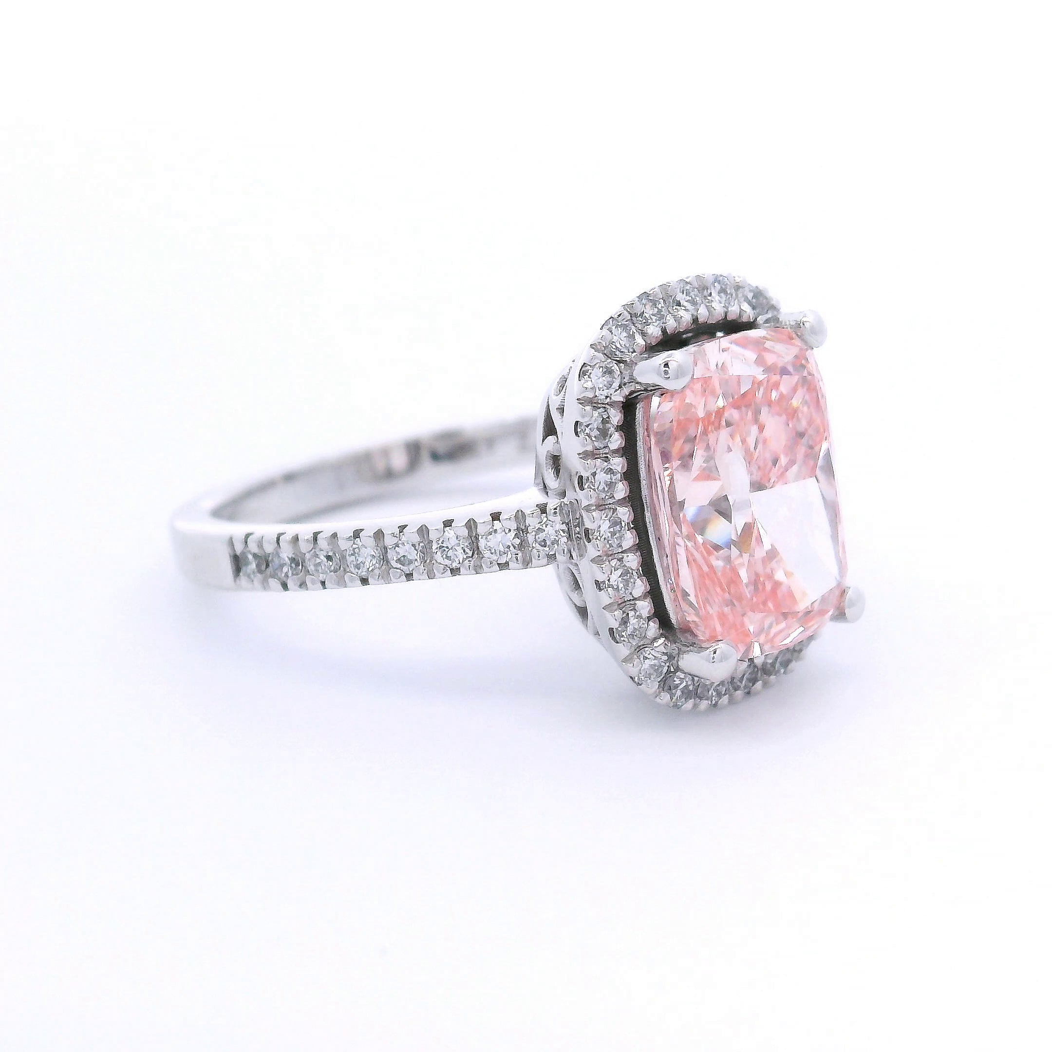 18k White Gold 3ct Fancy Vivid Pink Cushion Cut Lab-Grown Diamond Halo Ring