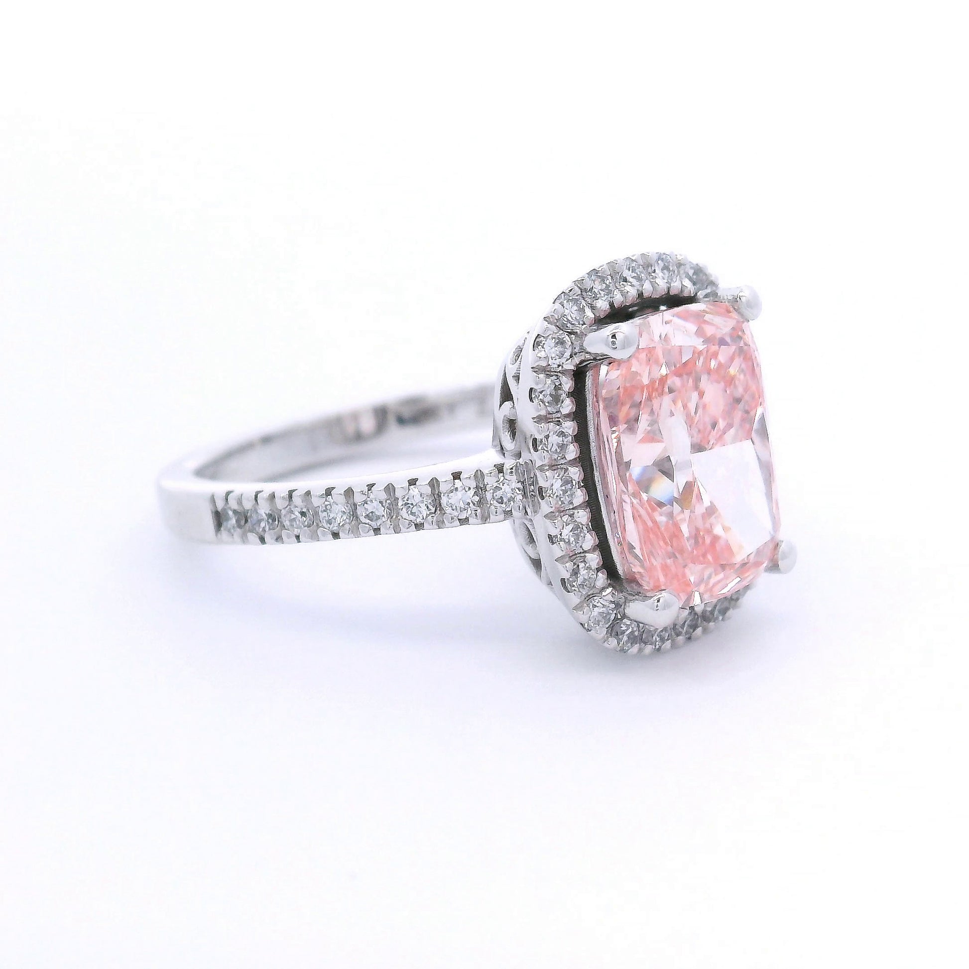 18k White Gold 3ct Fancy Vivid Pink Cushion Cut Lab-Grown Diamond Halo Ring