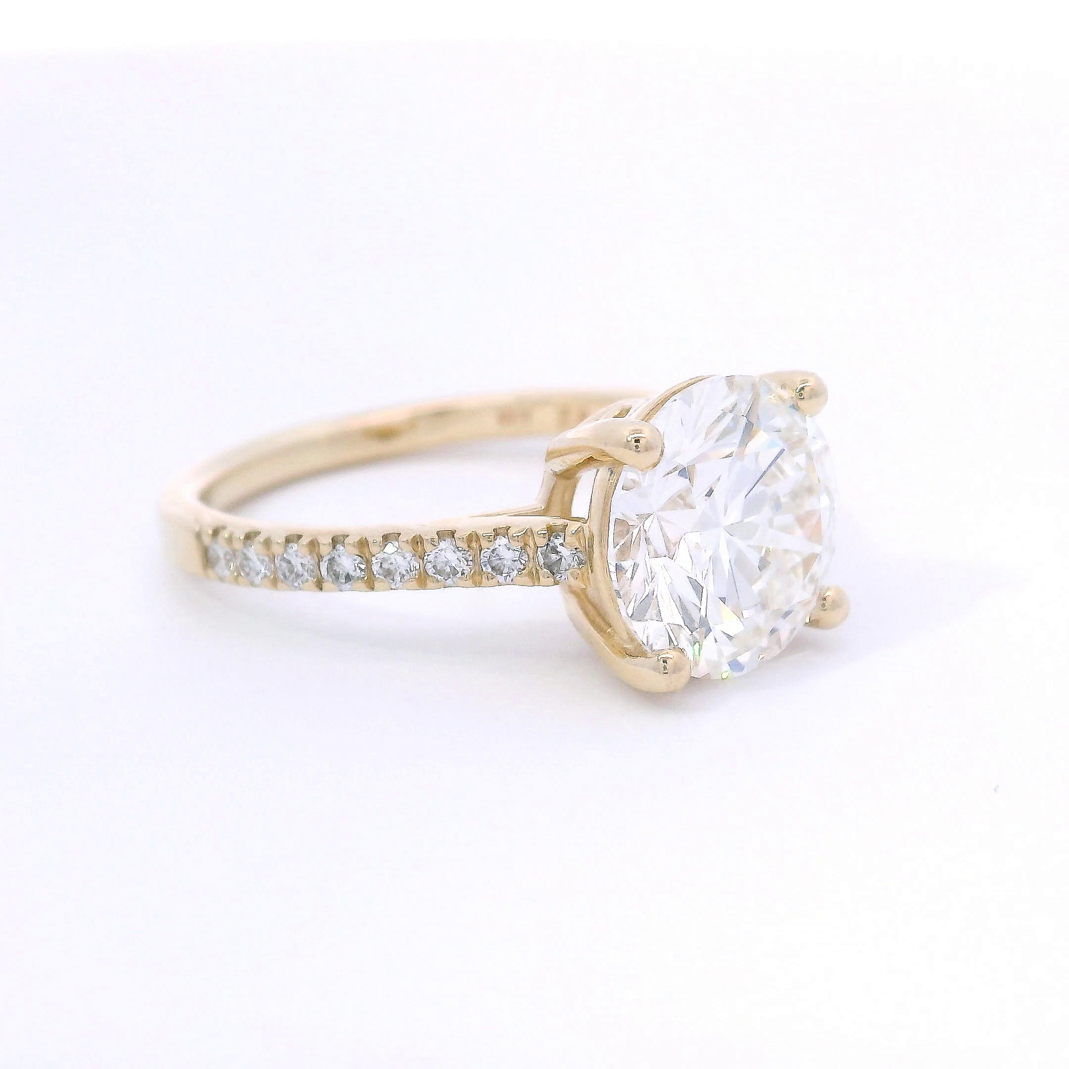 9k Yellow Gold 3ct Round Brilliant Cut Lab-Grown Diamond Solitaire with Diamond Band