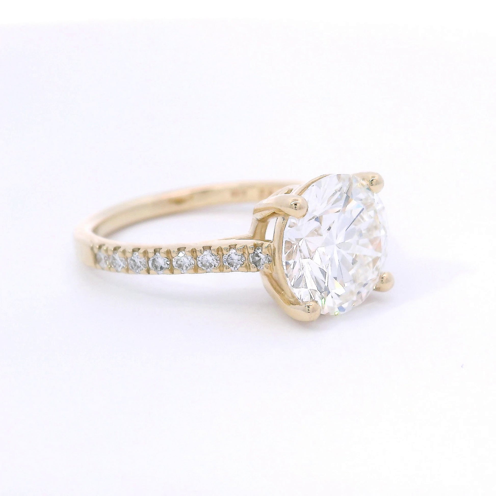 9k Yellow Gold 3ct Round Brilliant Cut Lab-Grown Diamond Solitaire with Diamond Band