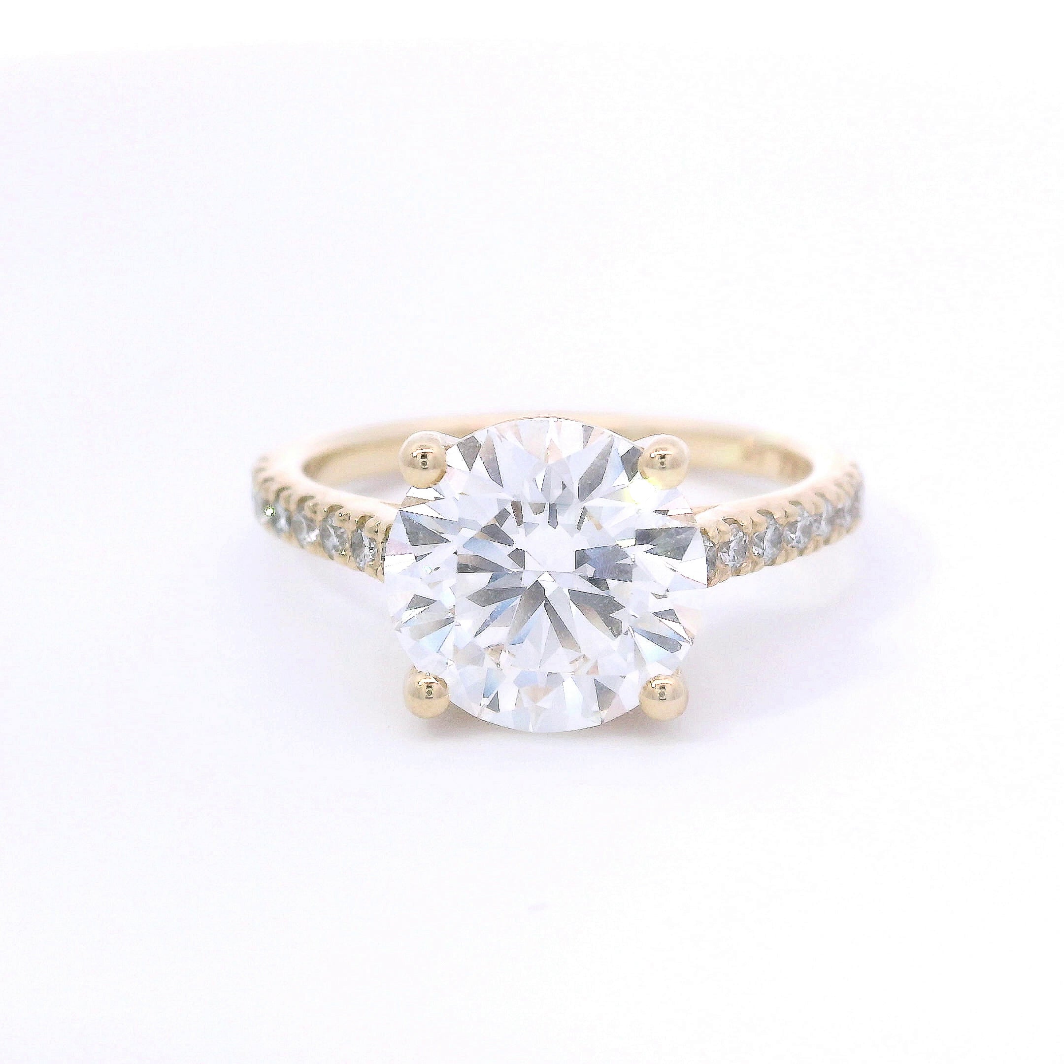9k Yellow Gold 3ct Round Brilliant Cut Lab-Grown Diamond Solitaire with Diamond Band