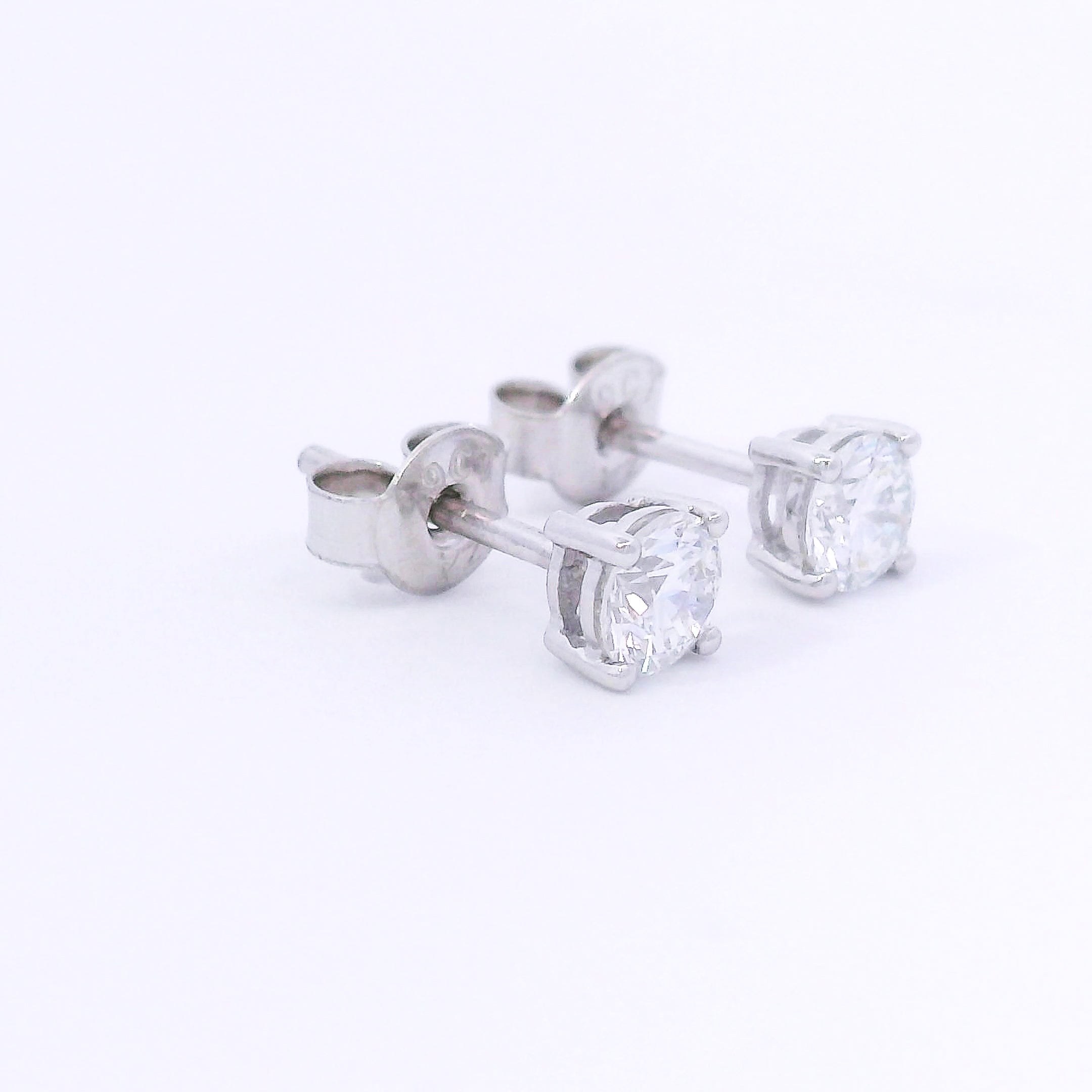 9k White Gold Round Brilliant Lab-Grown Diamond Studs