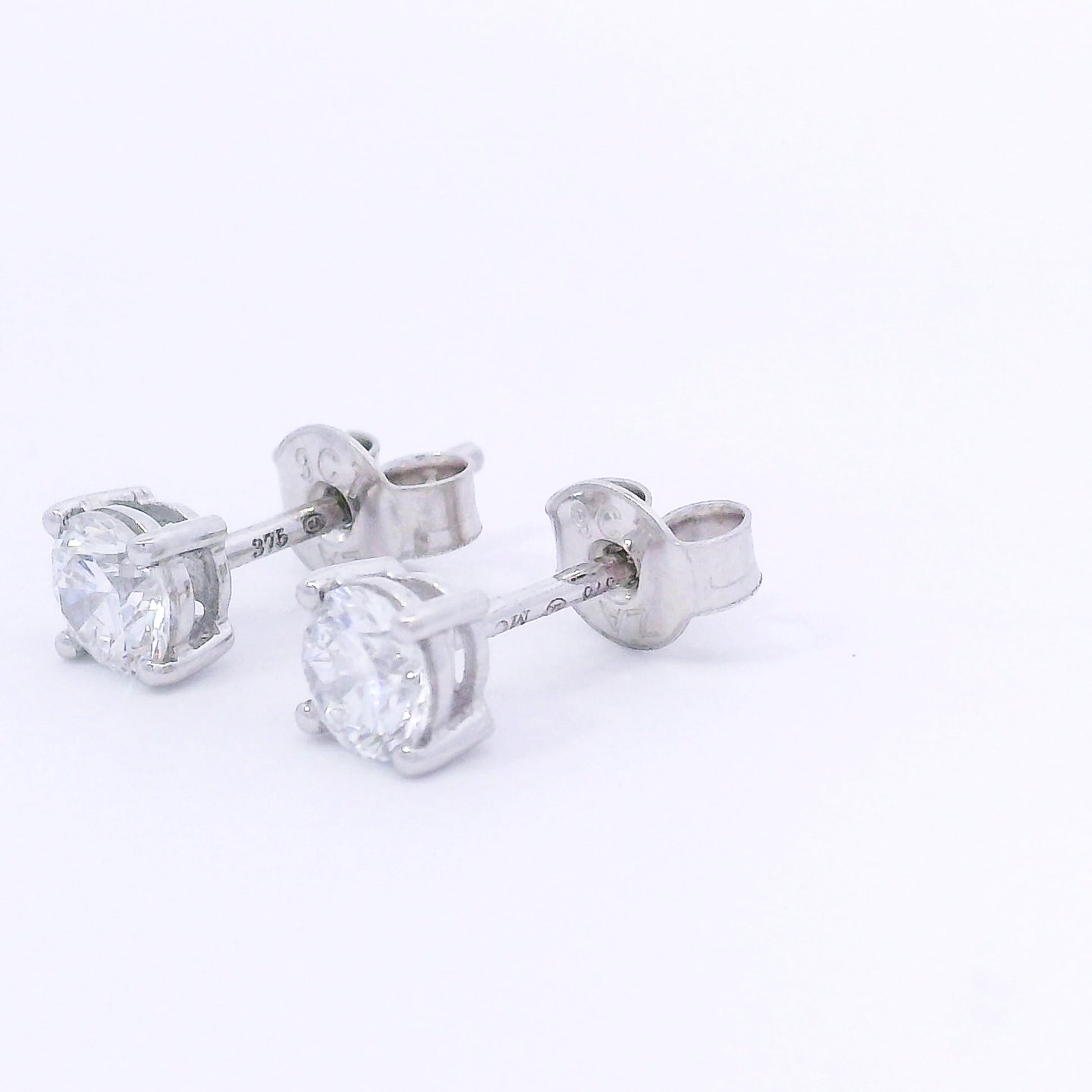 9k White Gold Round Brilliant Lab-Grown Diamond Studs