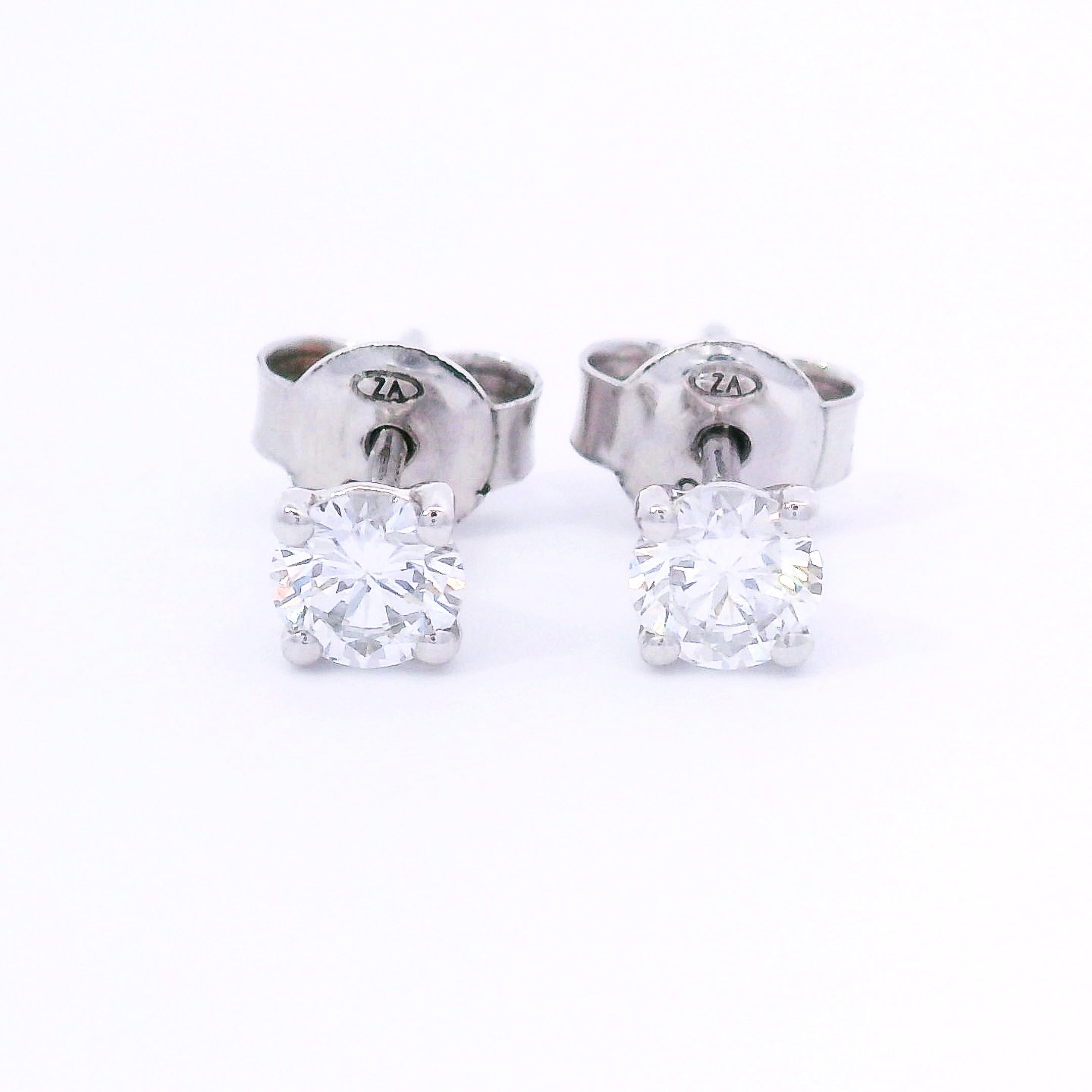 9k White Gold 4 Claw Round Brilliant Lab-Grown Diamond Studs
