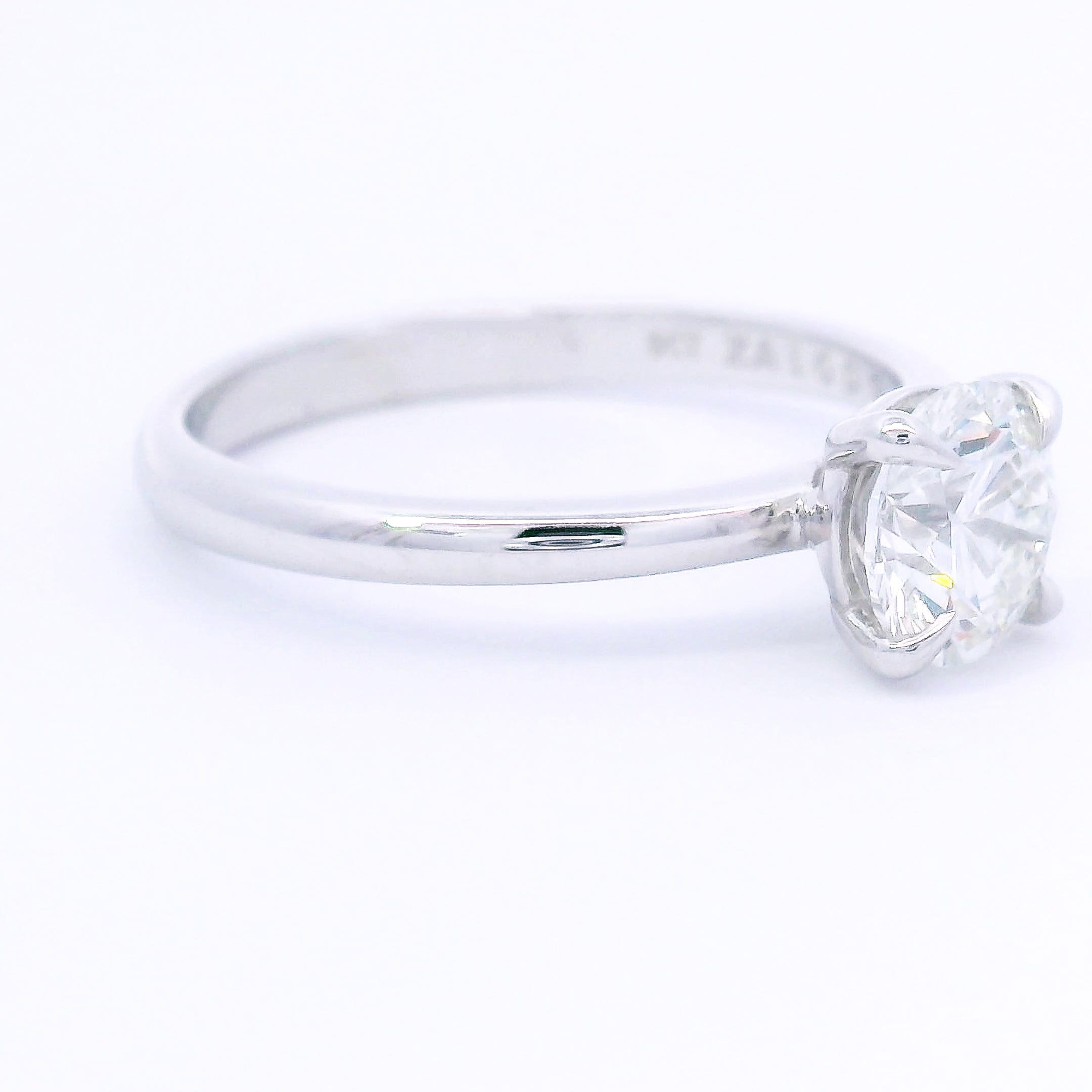 9k White Gold Round Brilliant Lab-Grown Diamond Solitaire Ring