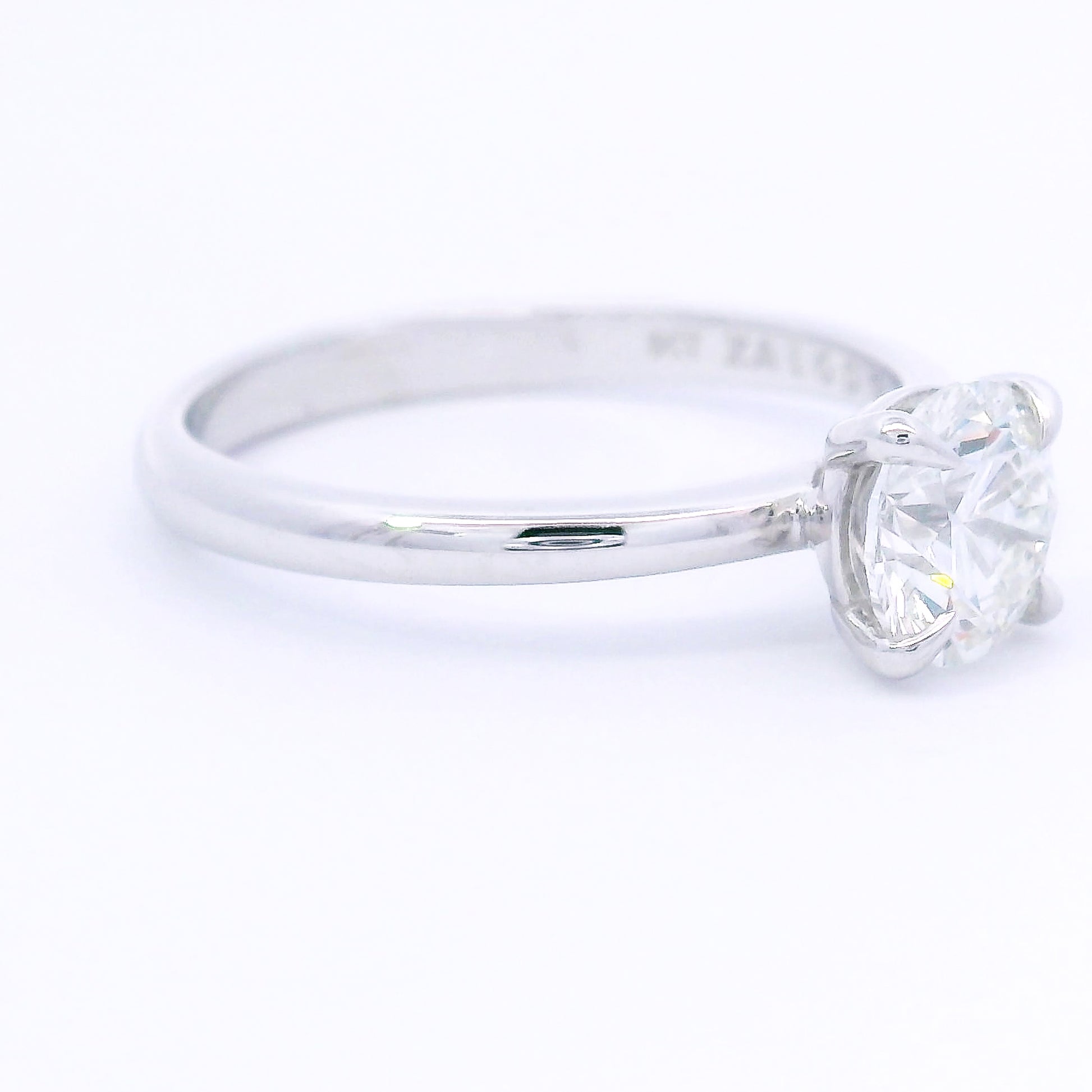 9k White Gold Round Brilliant Lab-Grown Diamond Solitaire Ring