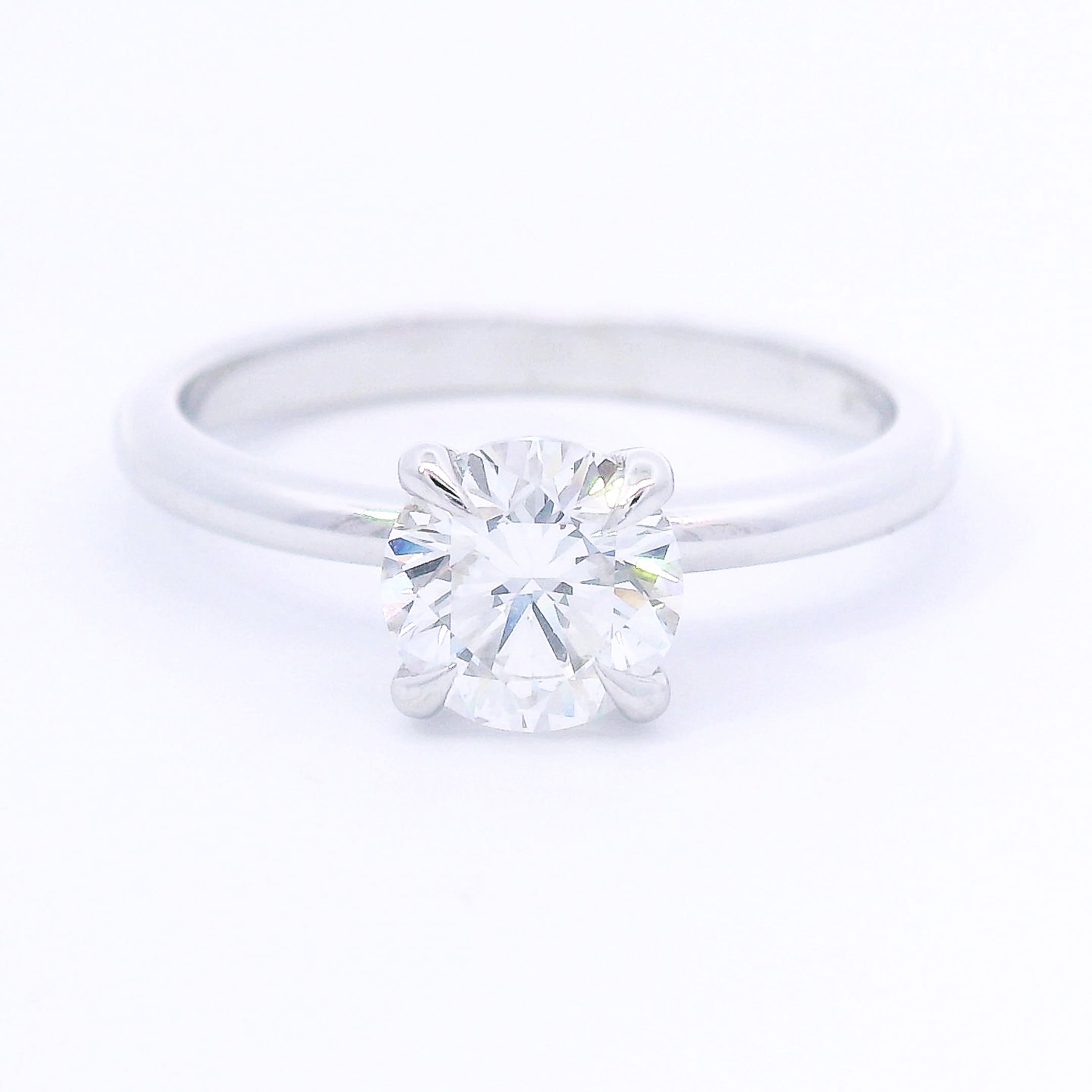 9k White Gold Round Brilliant Lab-Grown Diamond Solitaire Ring