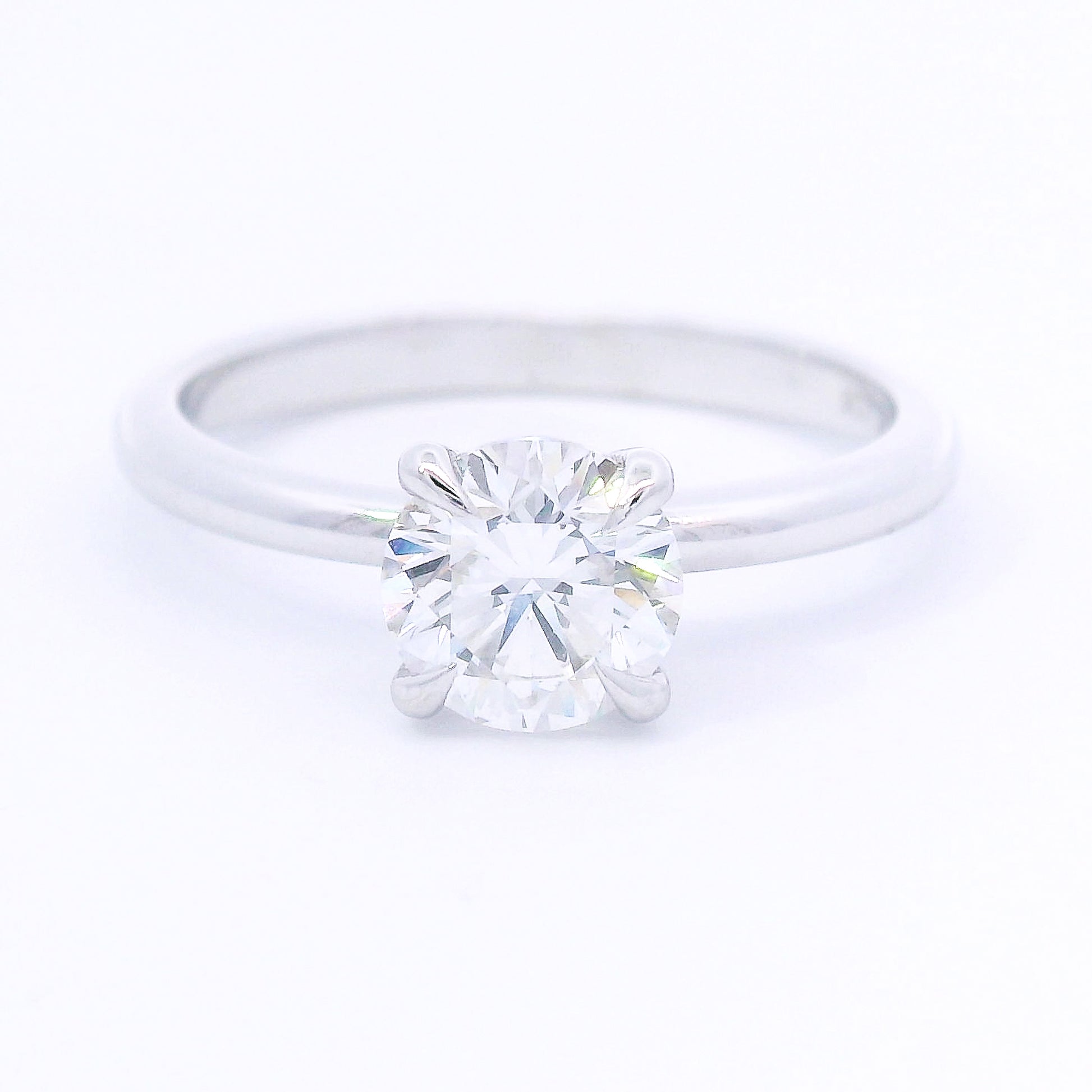 9k White Gold Round Brilliant Lab-Grown Diamond Solitaire Ring