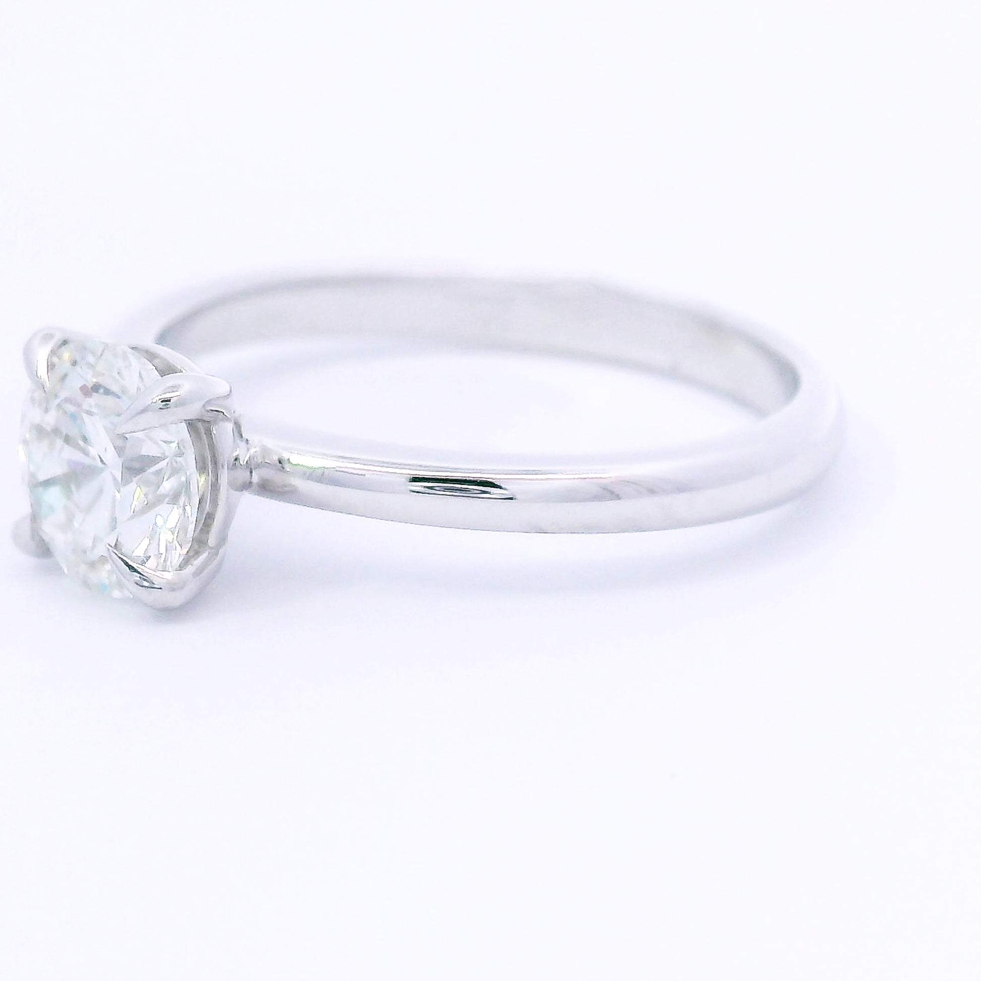 9k White Gold Round Brilliant Lab-Grown Diamond Solitaire Ring
